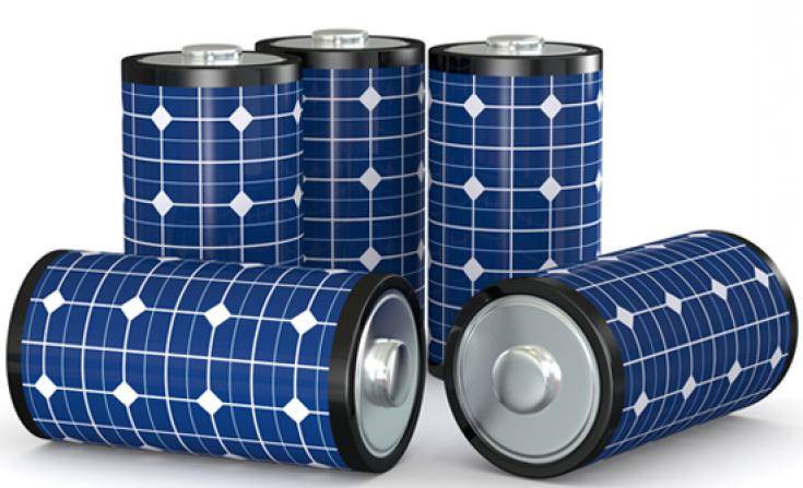 solar-batteries-stock-sm